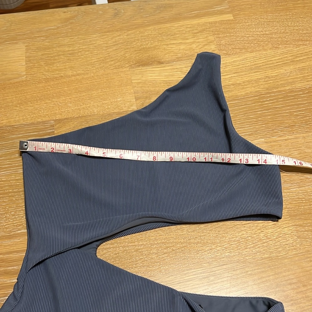 Beach riot cut out One-Shoulder Gray Swimsuit size Large NWOT - Picture 5 of 7